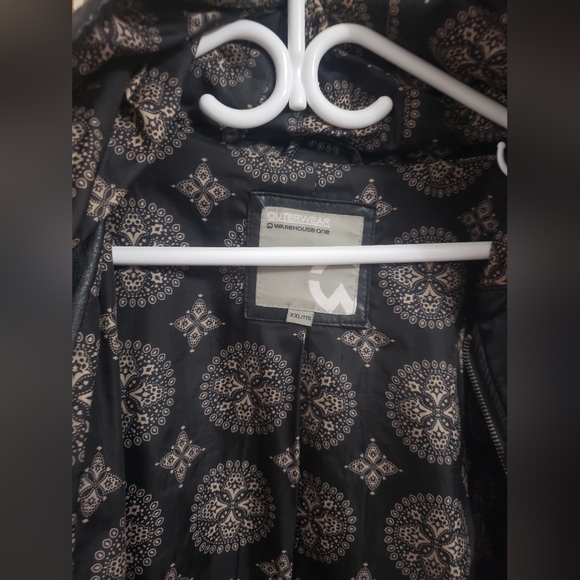 *sold*Leather Jacket - Picture 2 of 4